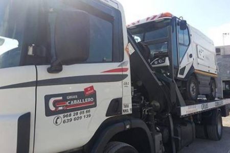 Gruas-Caballero-asistencia-en-carretera9